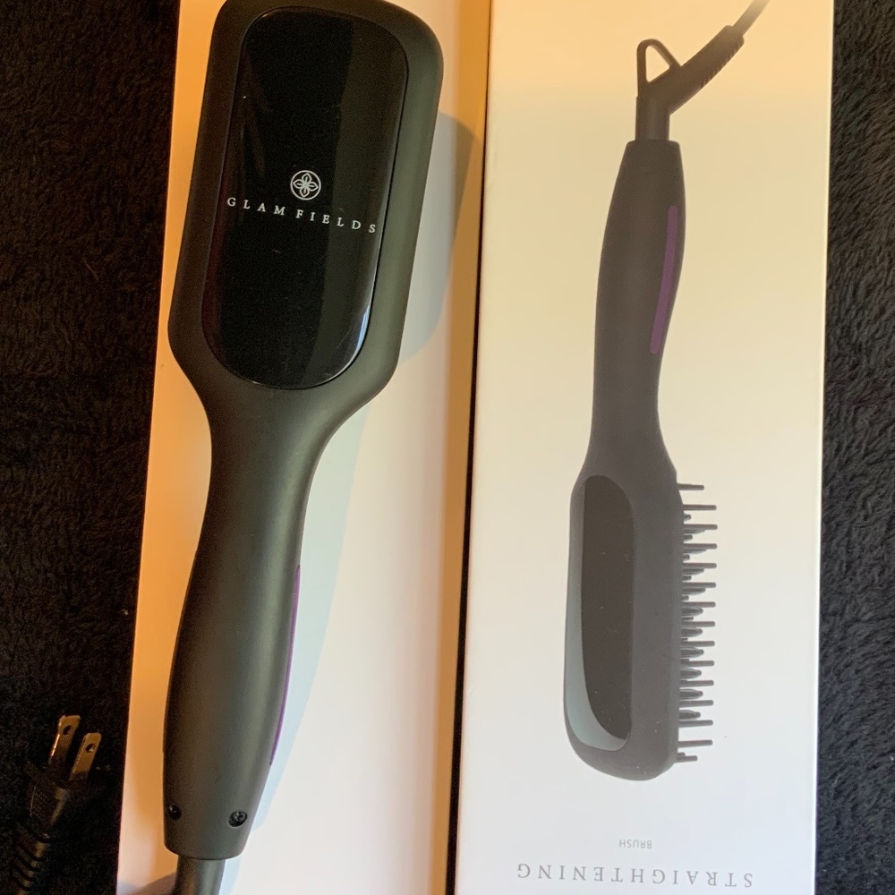 Glam Fields Straightening Brush